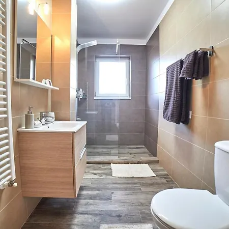 Grey House Апартаменти *