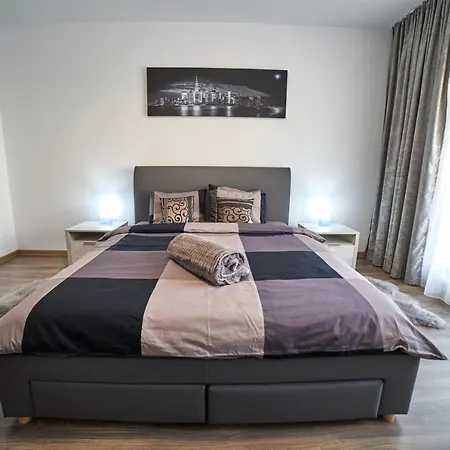 Grey House Апартаменти