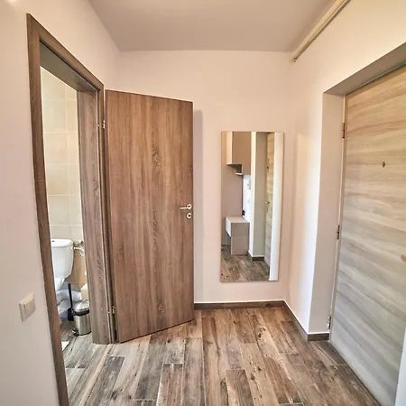 Grey House Брашов