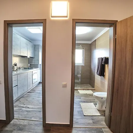 Апартаменти Grey House Брашов