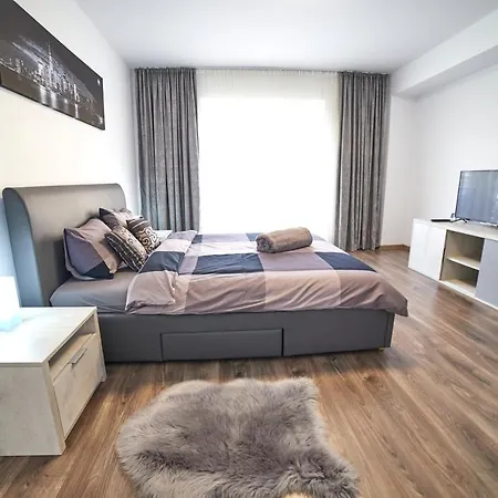Grey House Брашов