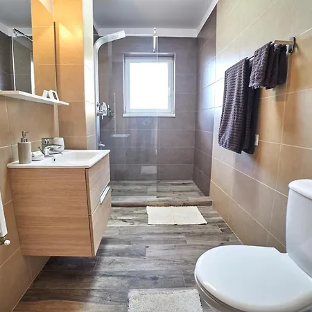 Grey House Апартаменти Брашов